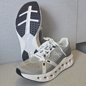 Oncloudeclipse Running, Alloy and White Sneakers. BRAND NEW (w 7.5).